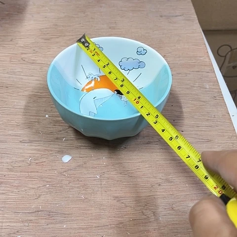 微瑕，不能明火，口径11厘米，高度5，4个篮白碗