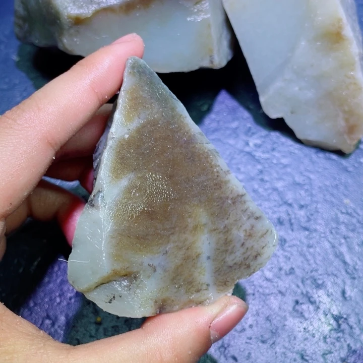 和田玉未镶嵌珠宝半成品