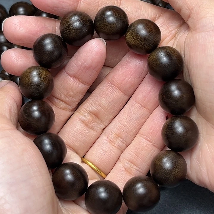 沉香手串白棋玉化