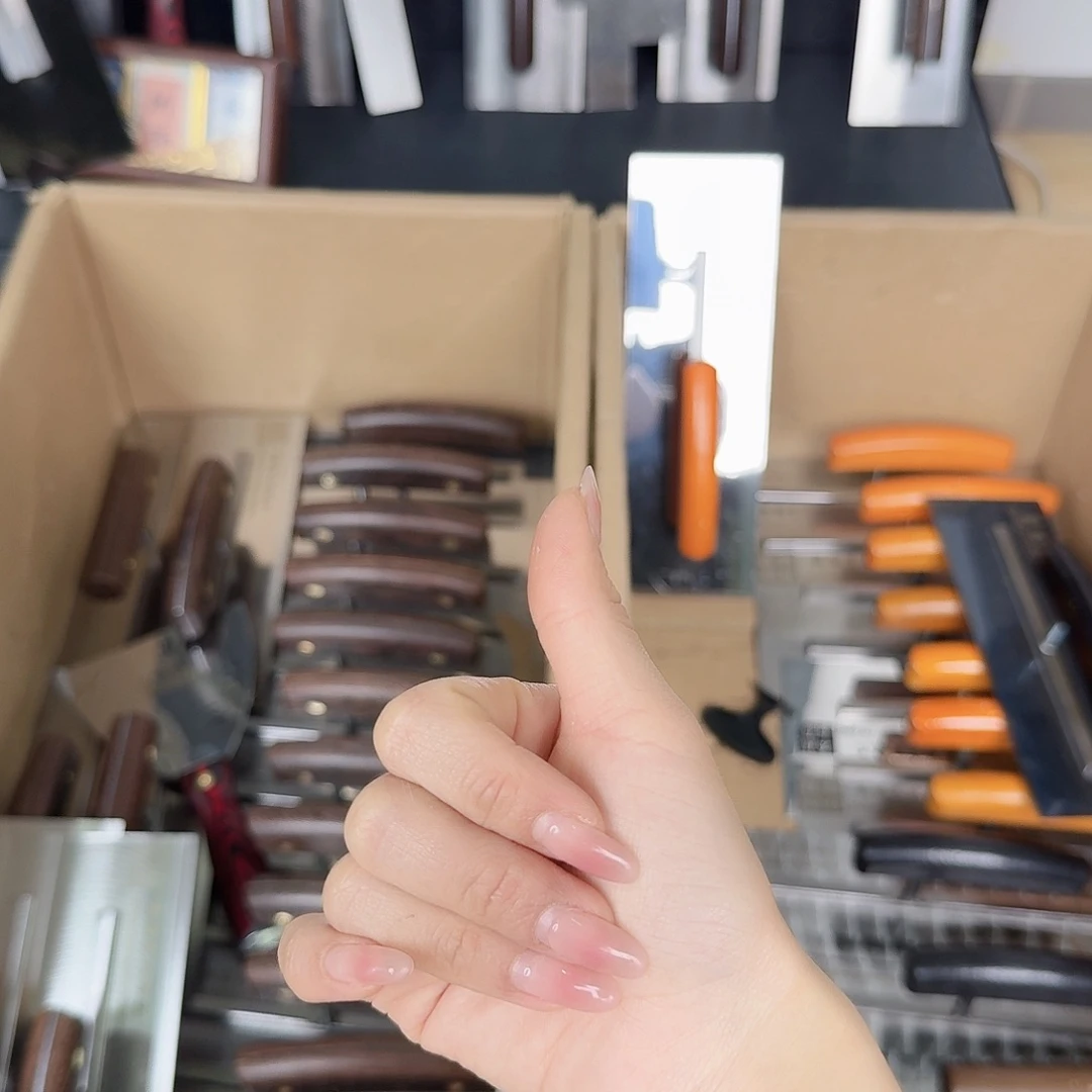 阳***傅27.85.92一体油工5寸黄把灰刀