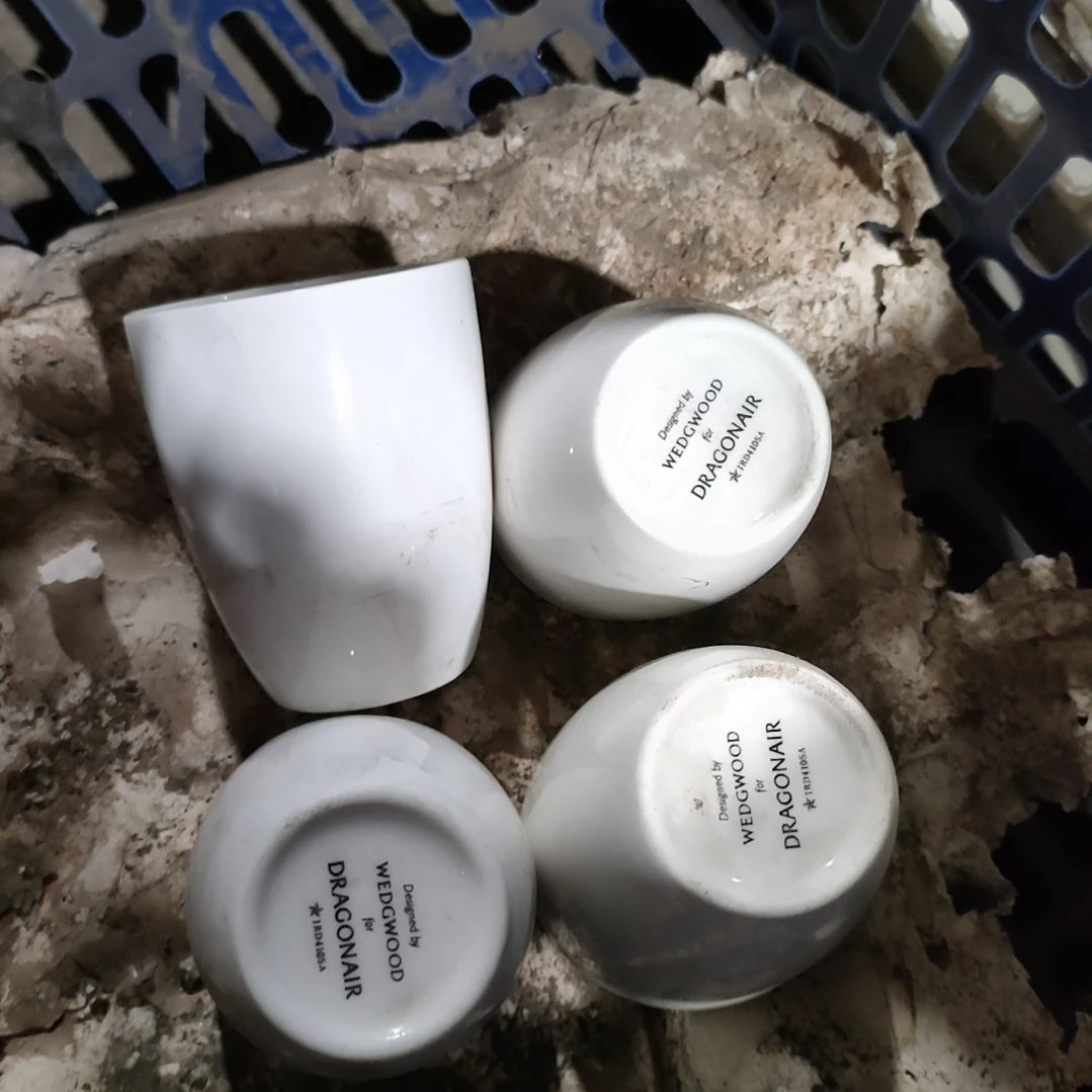 摆件陶瓷盘子碗啥都有