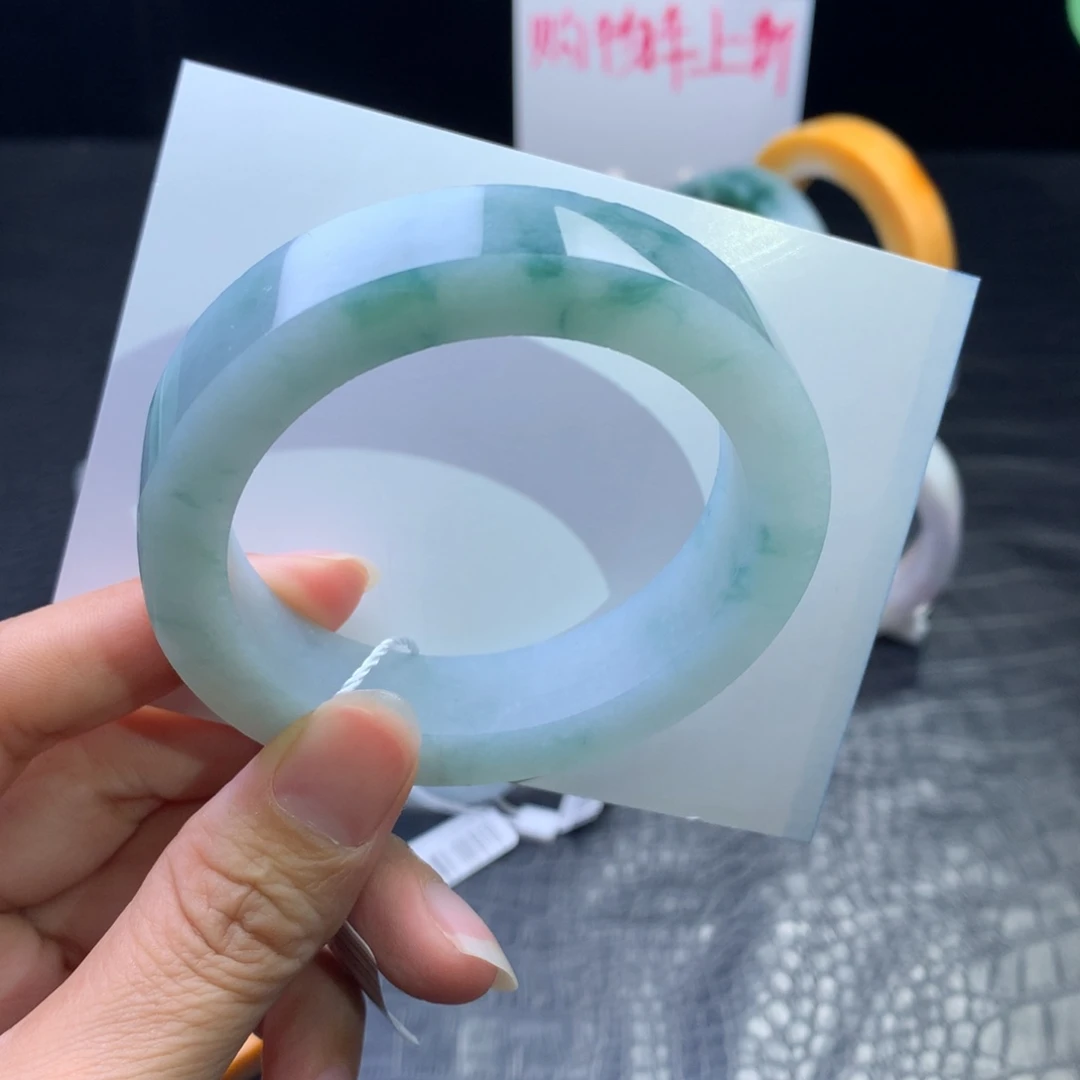 定制翡翠未镶嵌手镯定制