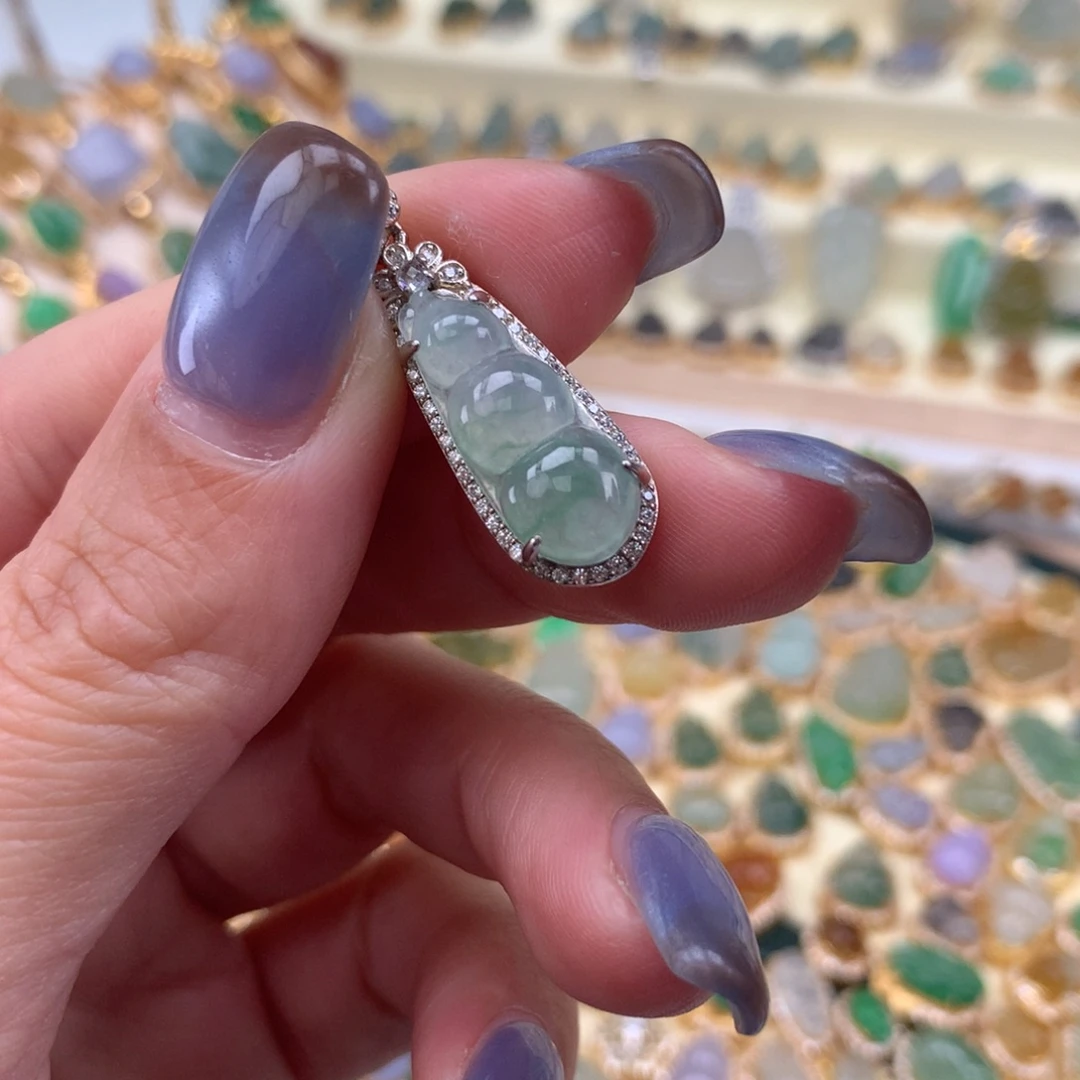 翡翠银S925镶嵌颈饰豆子