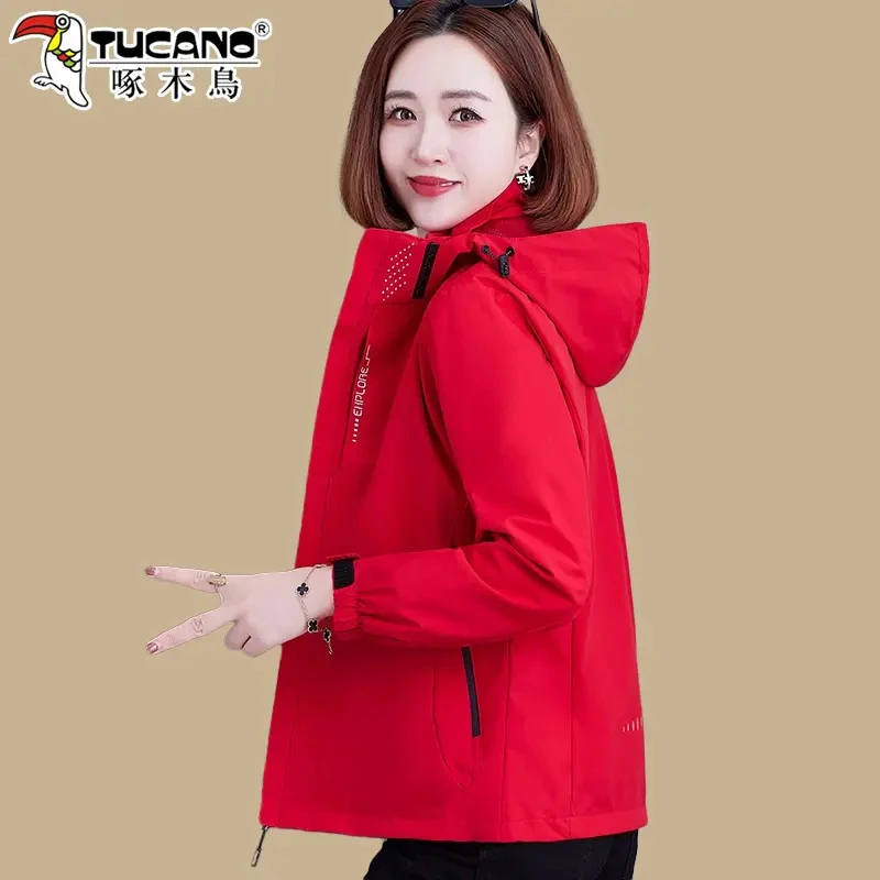 啄木鸟中年妈妈冲锋衣女士外套春秋2025新款爆款休闲宽松红色上衣