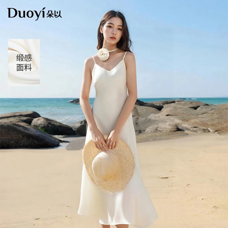 朵以2025夏季新款气质性感玫瑰系绳收腰显瘦吊带连衣裙40VX848092