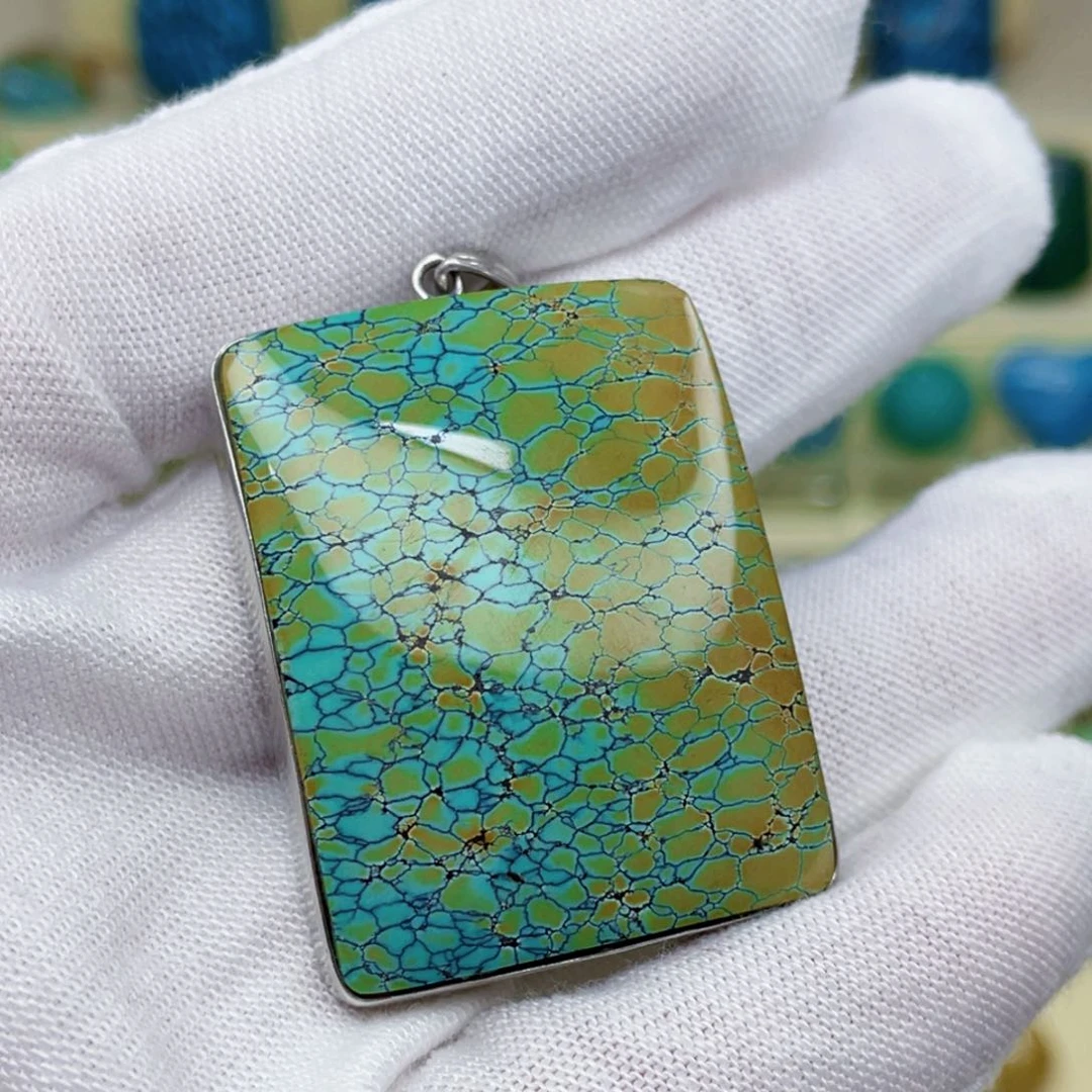 绿松石吊坠未镶嵌