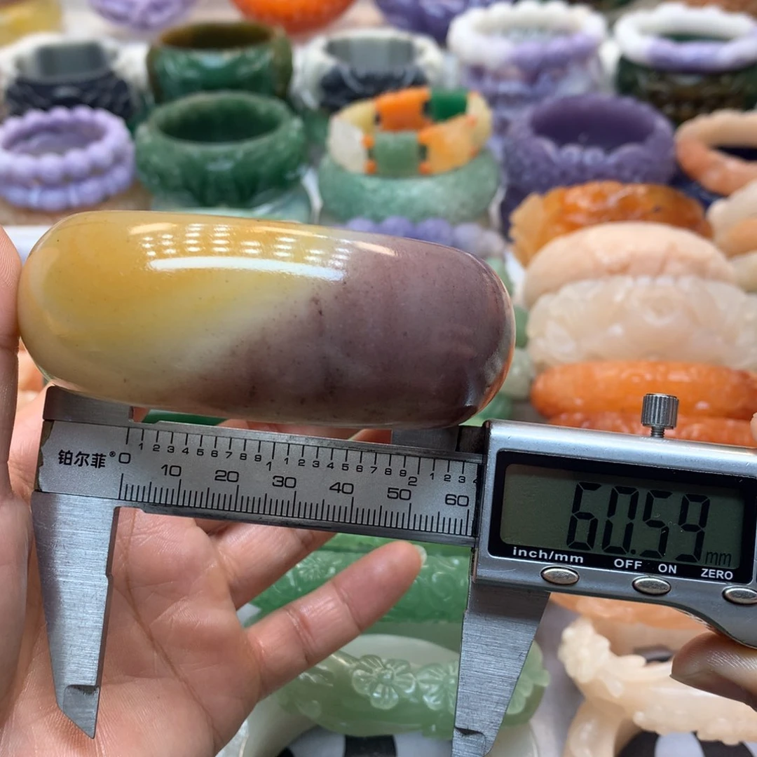 未镶嵌手镯石英质玉