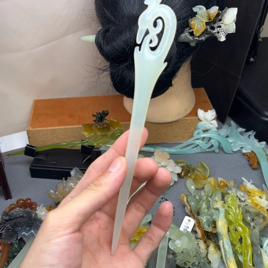 何***名蛇纹石玉未镶嵌发饰