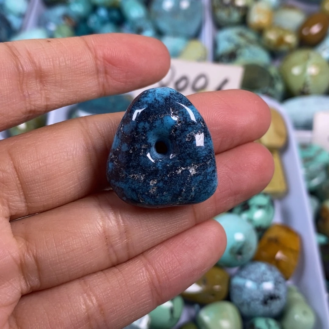 绿松石未镶嵌颈饰