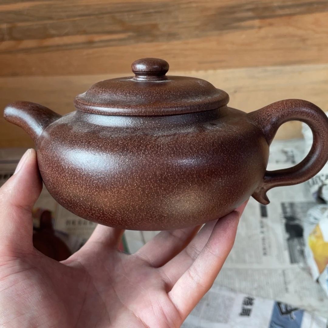 茶壶紫砂老厂紫砂壶一件。