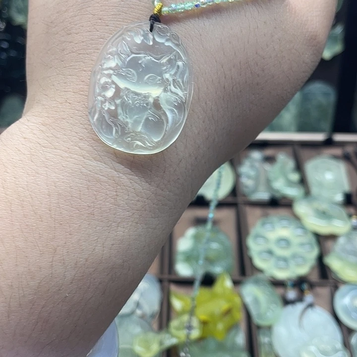 未镶嵌蛇纹石玉吊坠(赠链)