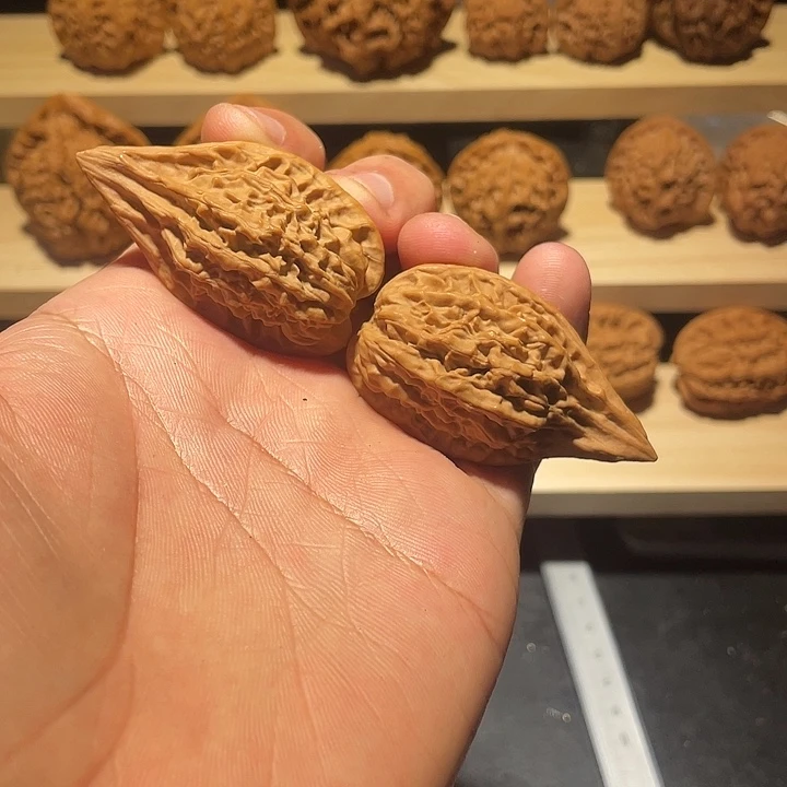 吊坠文玩核桃红缨枪鸡心