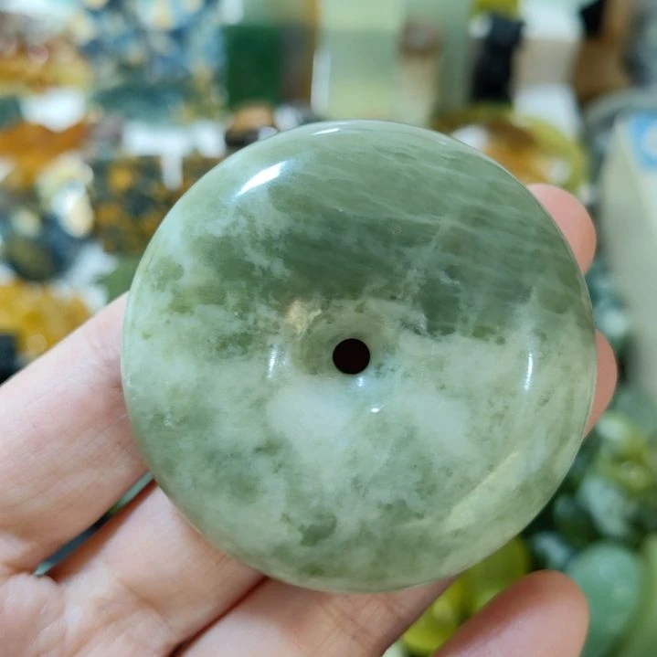 岫玉未镶嵌平安扣