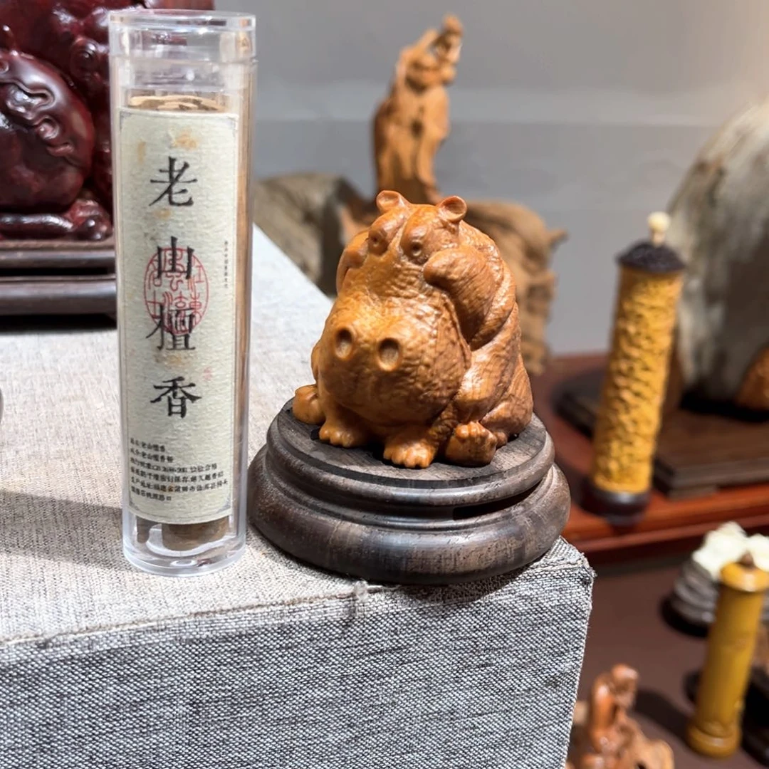 木沁****卫木雕工艺香炉工艺
