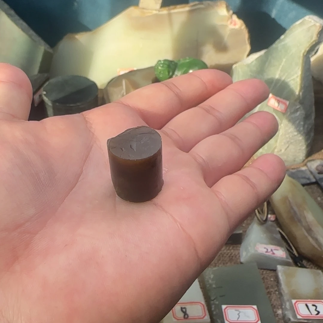 和田玉（糖玉）未镶嵌珠宝奇石