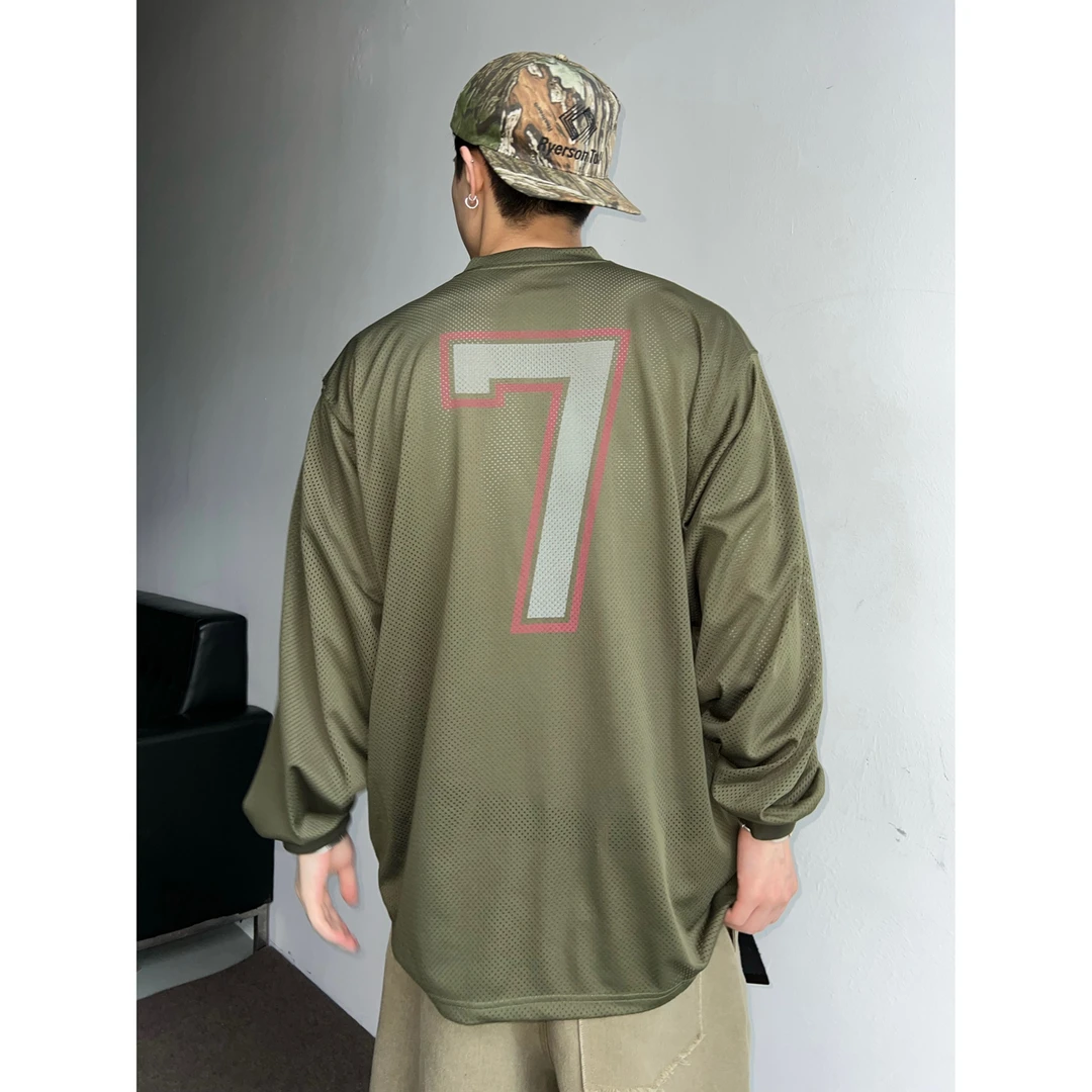 dannyandzee秋季复古球衣军绿网眼街头百搭数字印花V领长袖T恤772