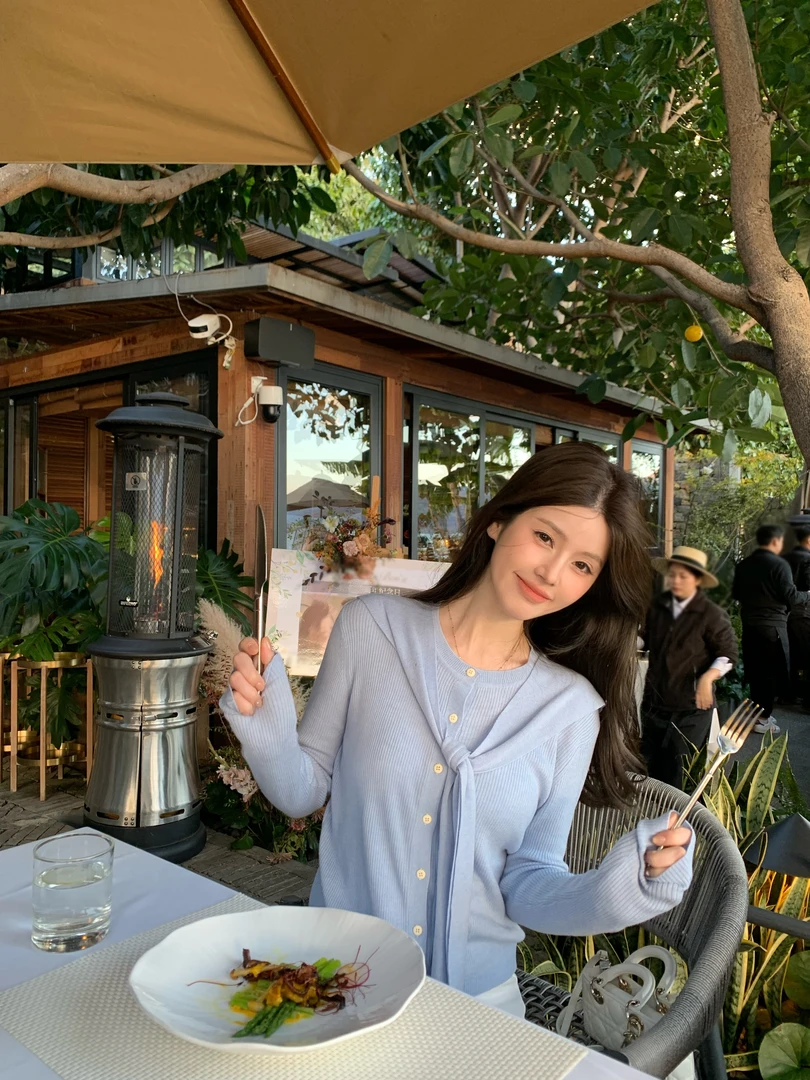 【花花】温柔邂逅~时尚ins感小众假两件百搭披肩上衣