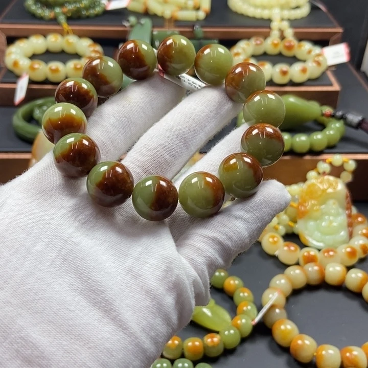 陪***之透闪石质玉未镶嵌手链