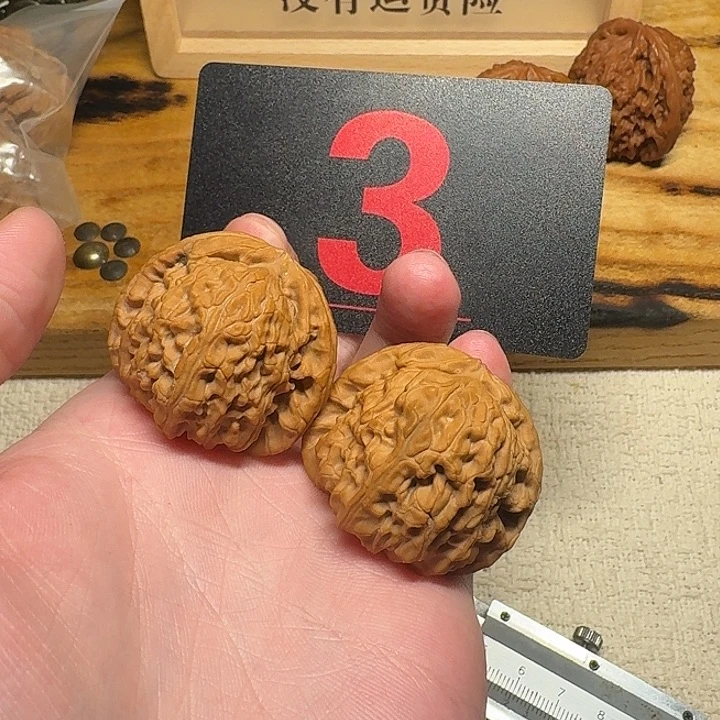 文玩麻核桃39尺寸白狮子03