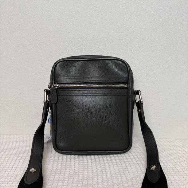 95新 LouisVuitton/路易威登 5103/男士时尚黑色全皮小号单肩包