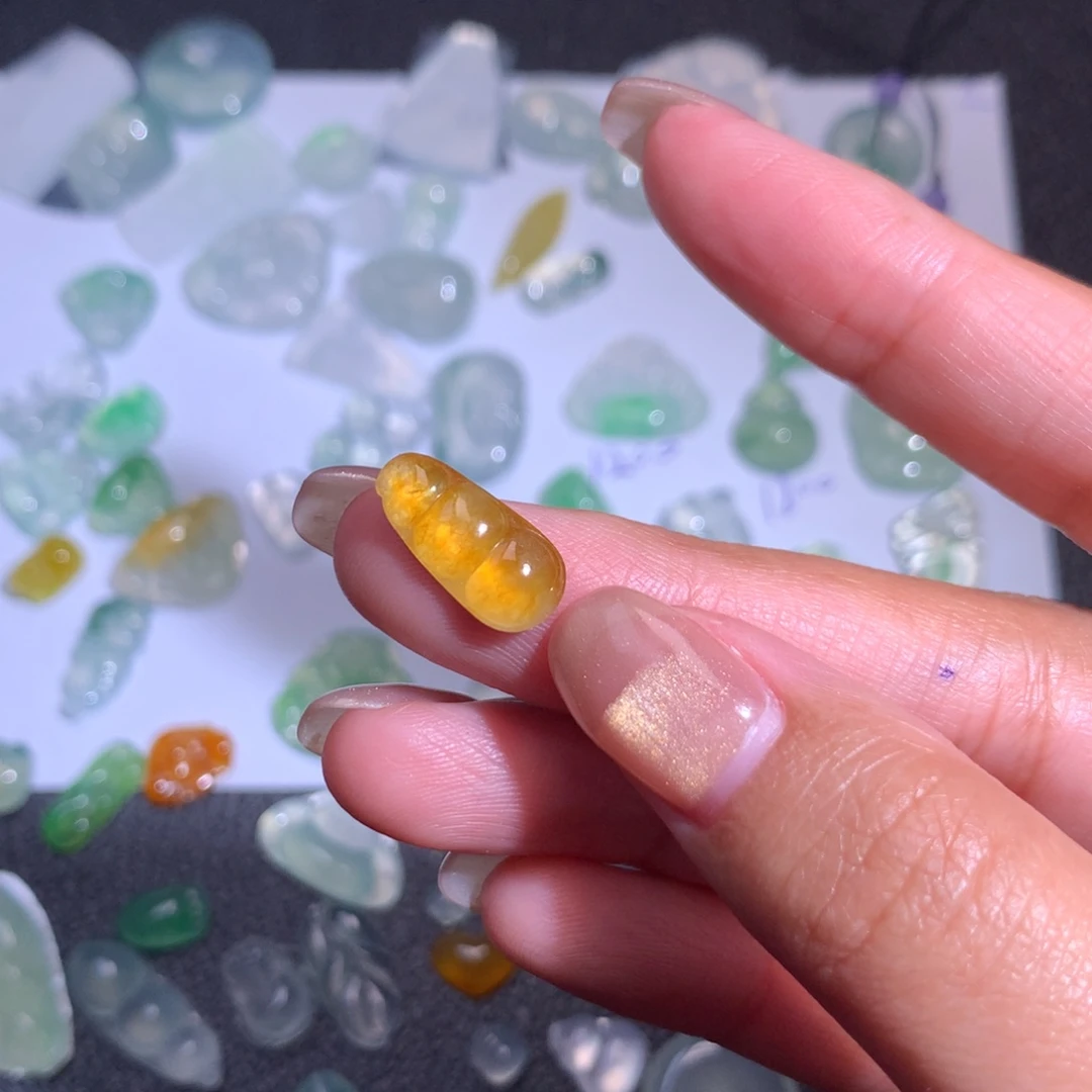 颈饰未镶嵌翡翠豆子14.7-6.8-3.4