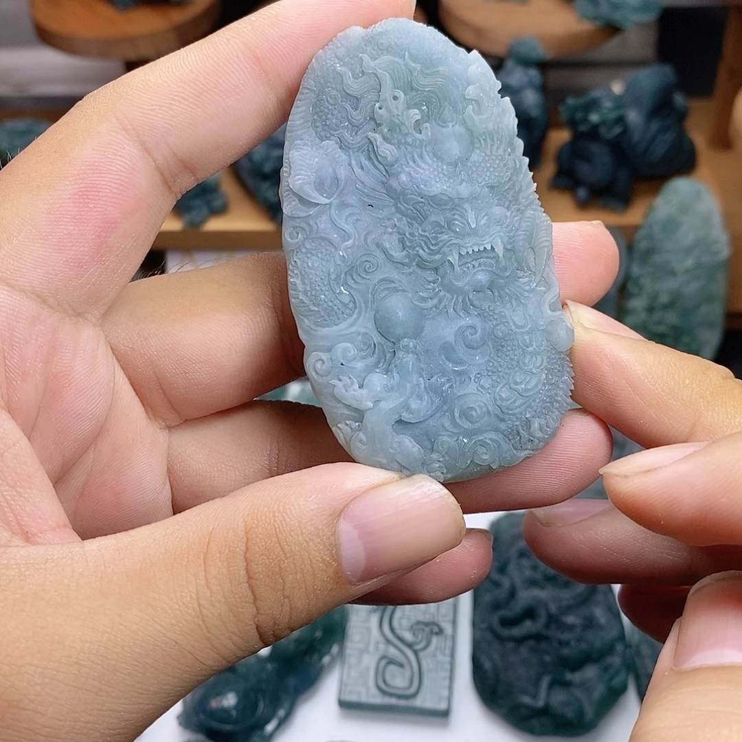 定制翡翠未镶嵌龙牌
