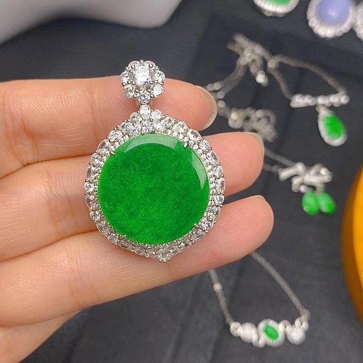 日***卿翡翠银S925镶嵌颈饰
