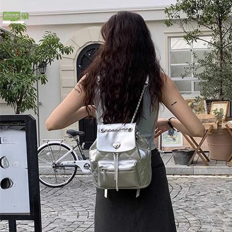 小众质感双肩包包女2024新款学生通勤背包时尚百搭ins时尚水桶包