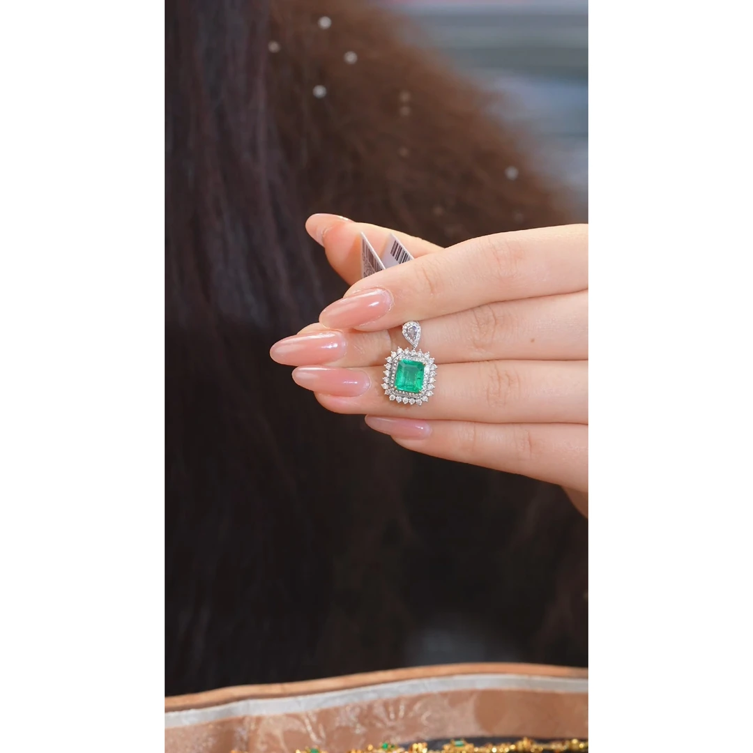 祖母绿吊坠不含链18K金镶嵌（2ct）@@Q0100