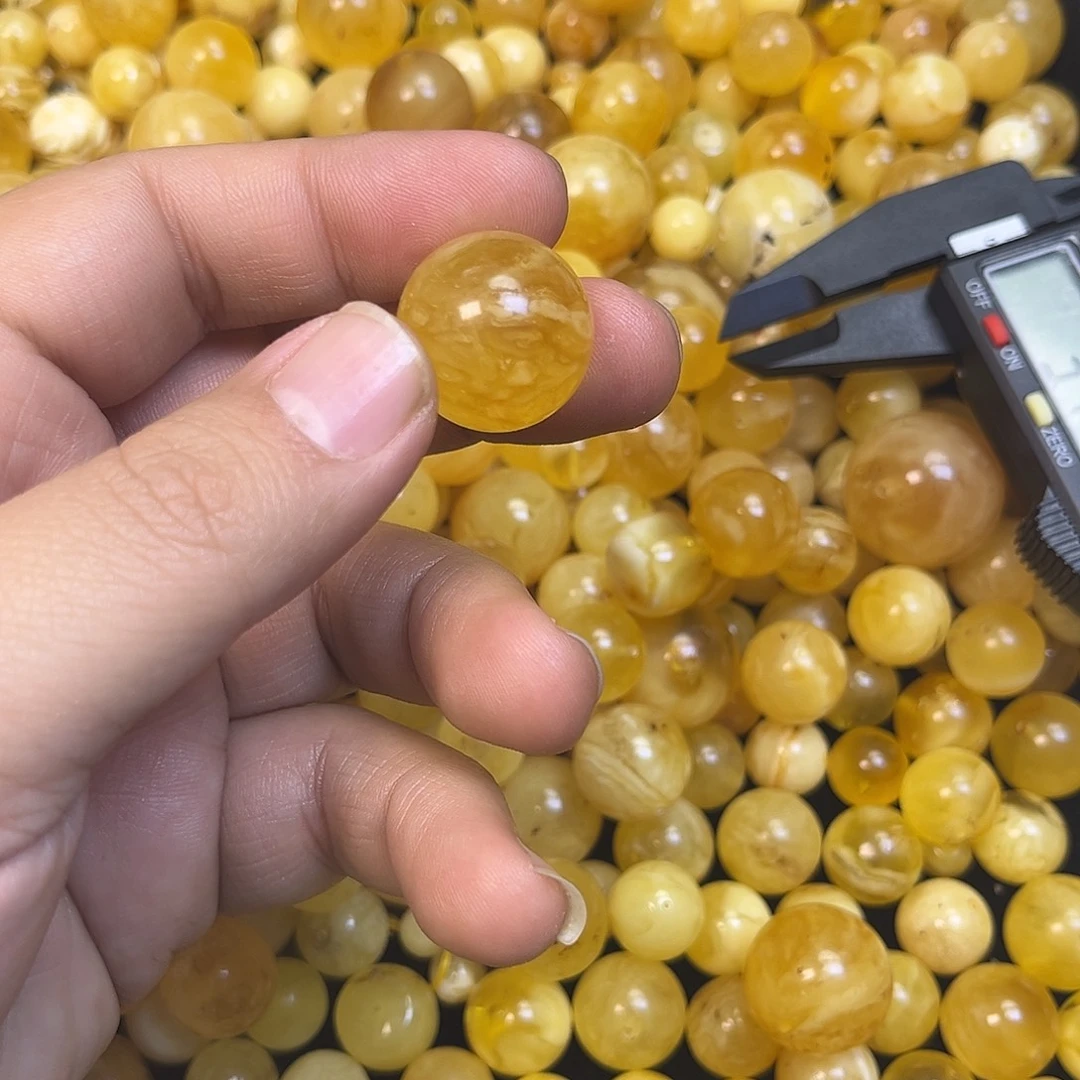 琥珀未镶嵌珠宝奇石