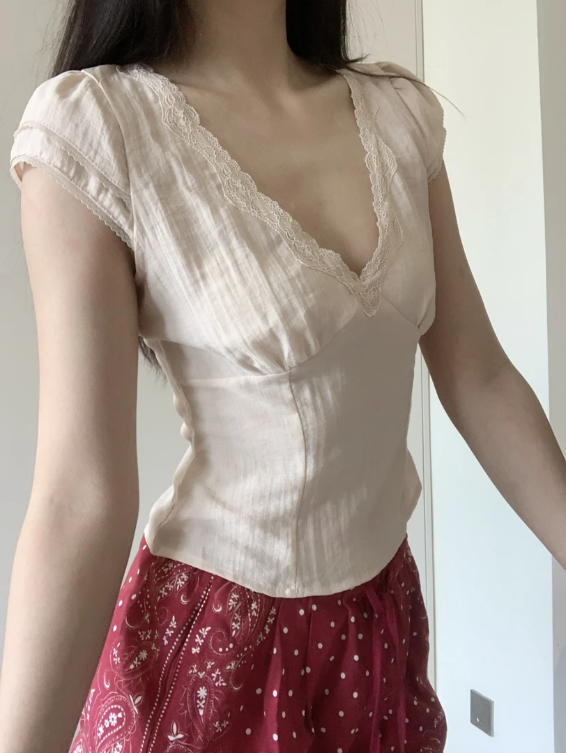运费补贴"馥郁的呼吸" 莱赛尔双层花边V领绑带百搭减龄T恤上衣