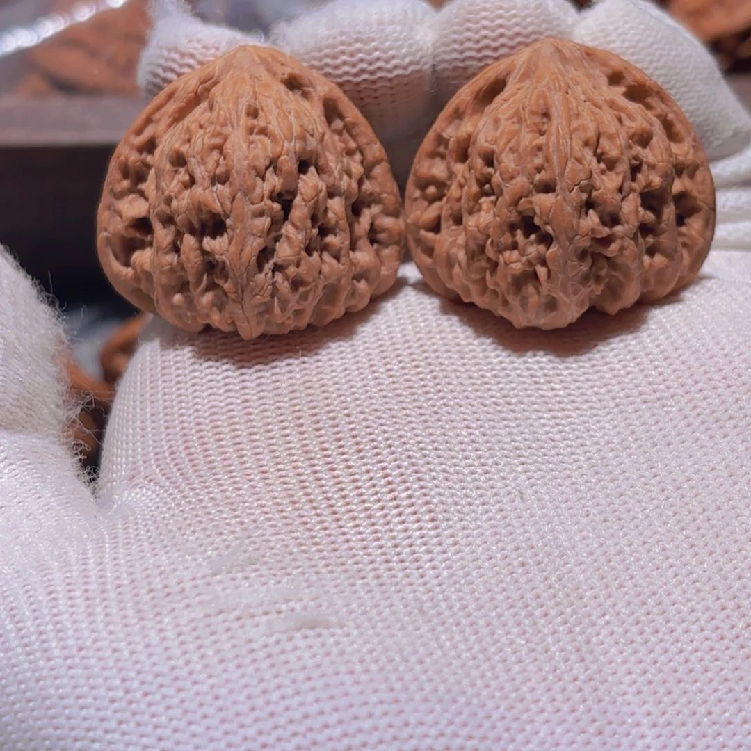 奔***肉文玩核桃手串蜜纹