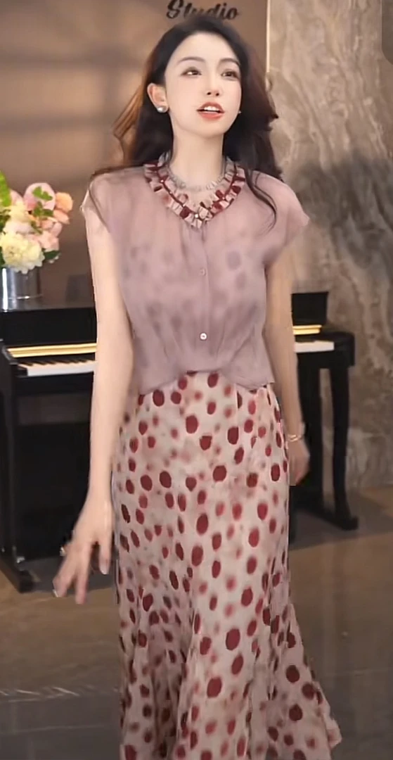 夏季气质显瘦连衣裙收腰遮肉法式朦胧波点裙子百搭