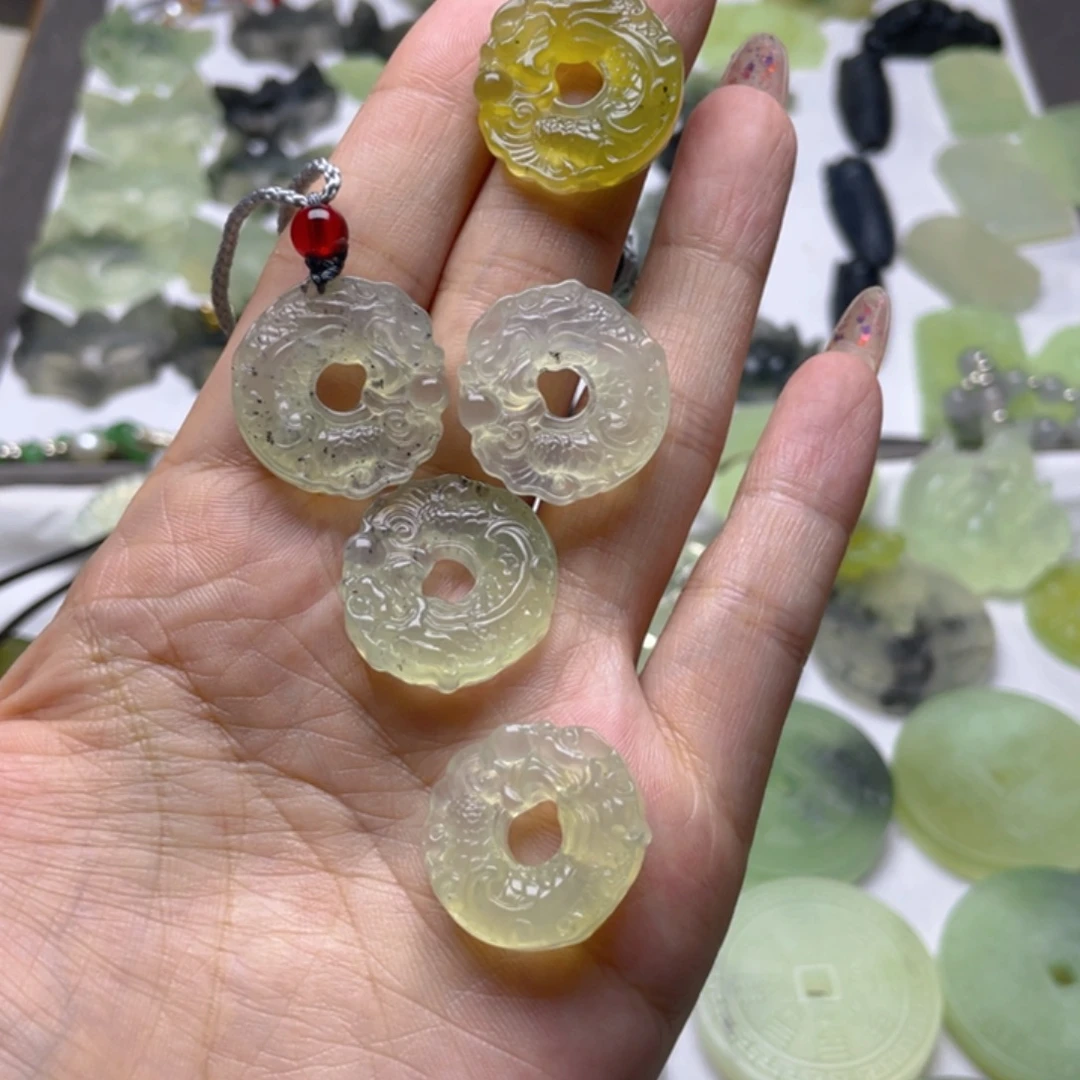 蛇纹石玉未镶嵌颈饰多样性发一件