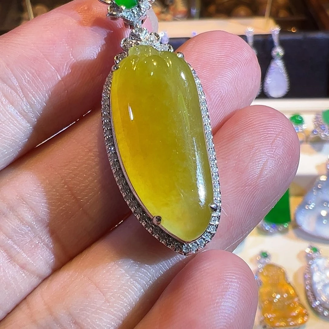 翡翠吊坠(赠链)18K金镶嵌高冰种柠檬黄福瓜