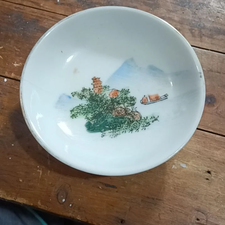 瓷山水小盘子有点小线