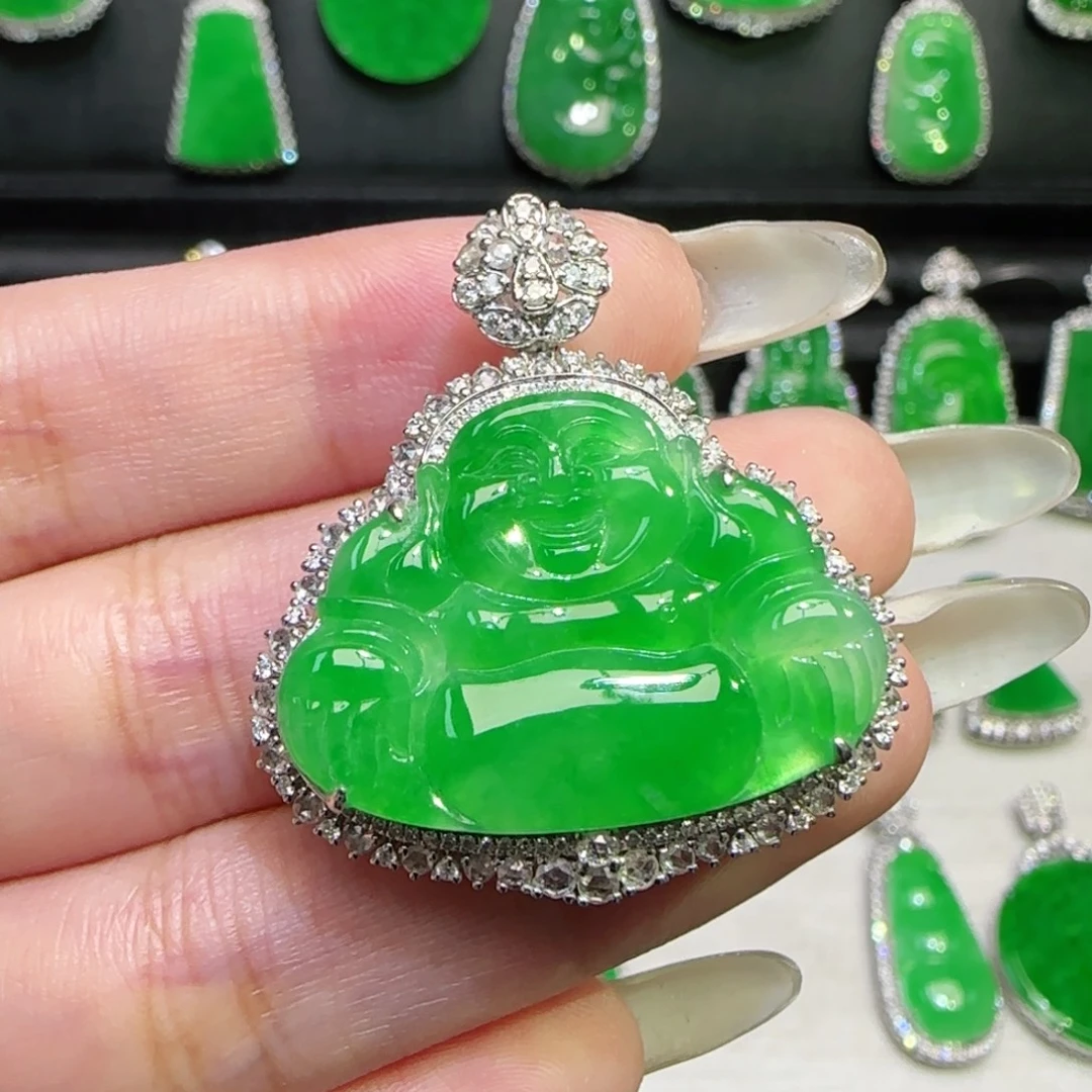 翡翠18K金镶嵌颈饰