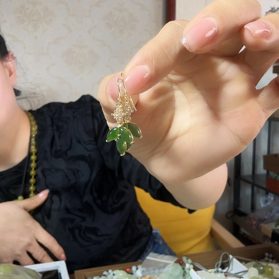 和田玉银S925镶嵌耳饰莫**颜