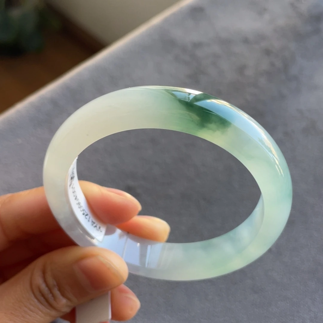 翡翠未镶嵌手镯飘花