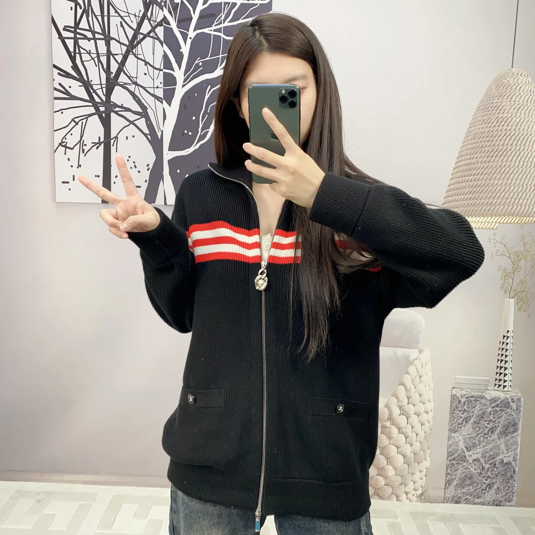 95新 Chanel/香奈儿 麦殿/针织外套黑色拼红色36码/241206XLH2Z01