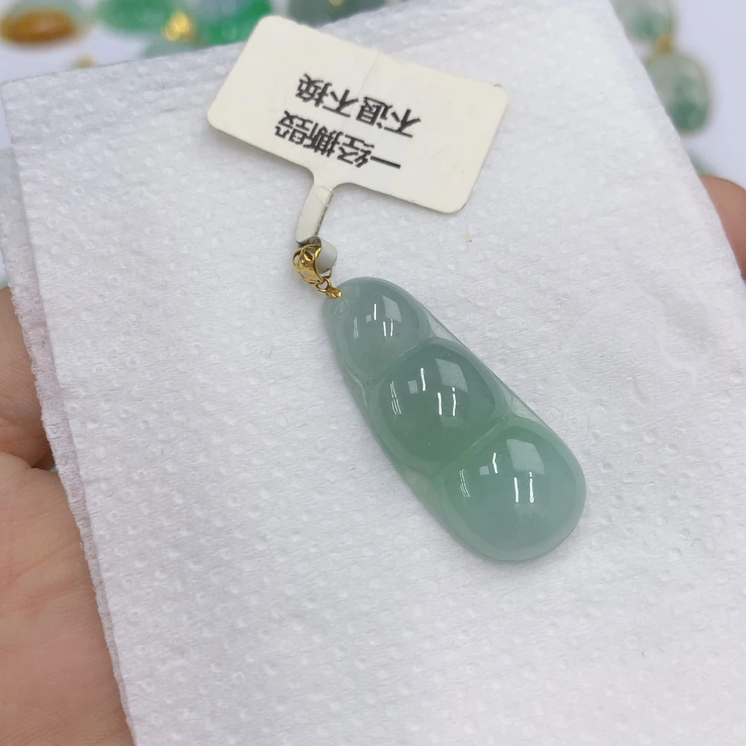 翡翠18K金镶嵌颈饰翡翠