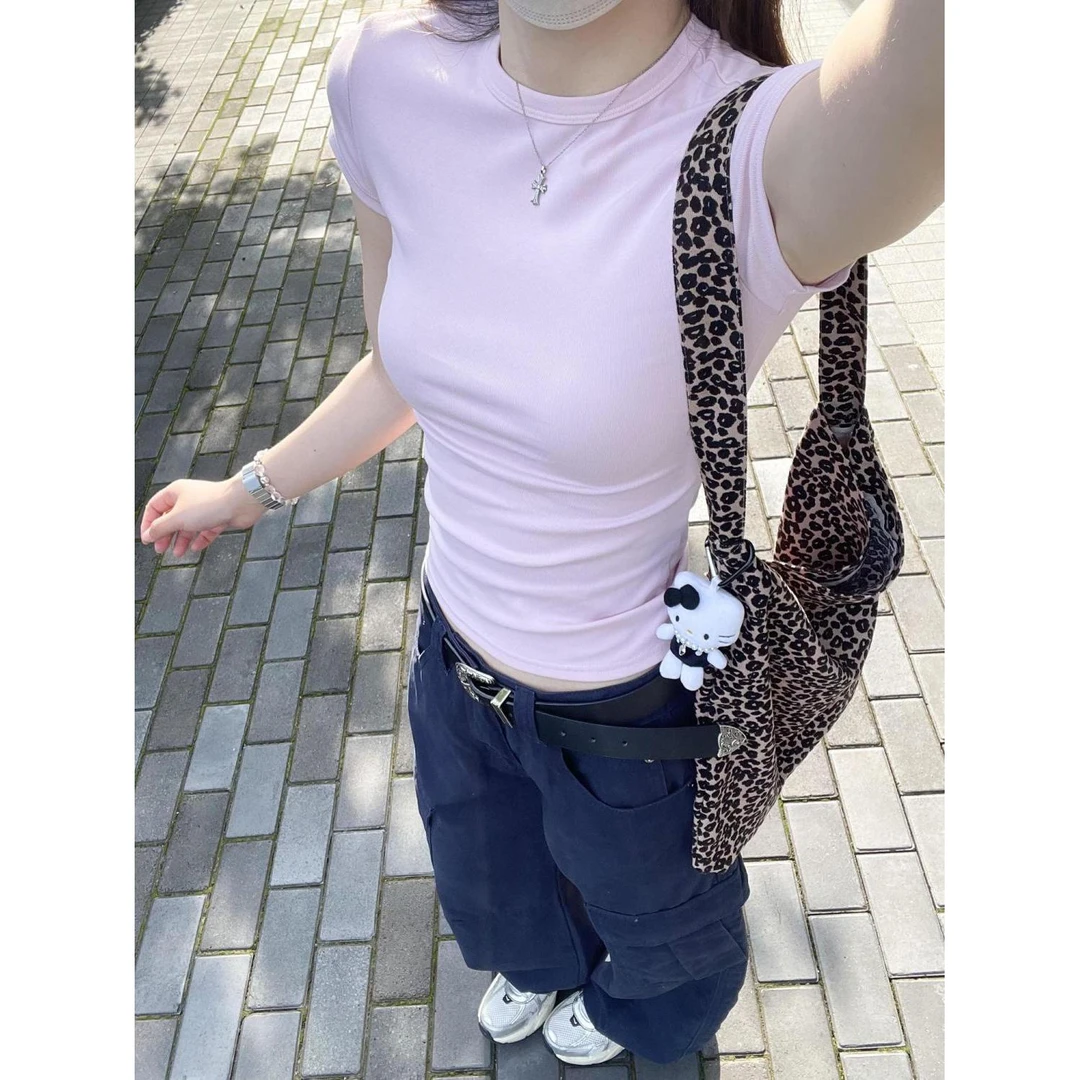 2025新款甜美粉嫩减龄正肩纯色修身短袖t恤女小众韩版显瘦上衣夏