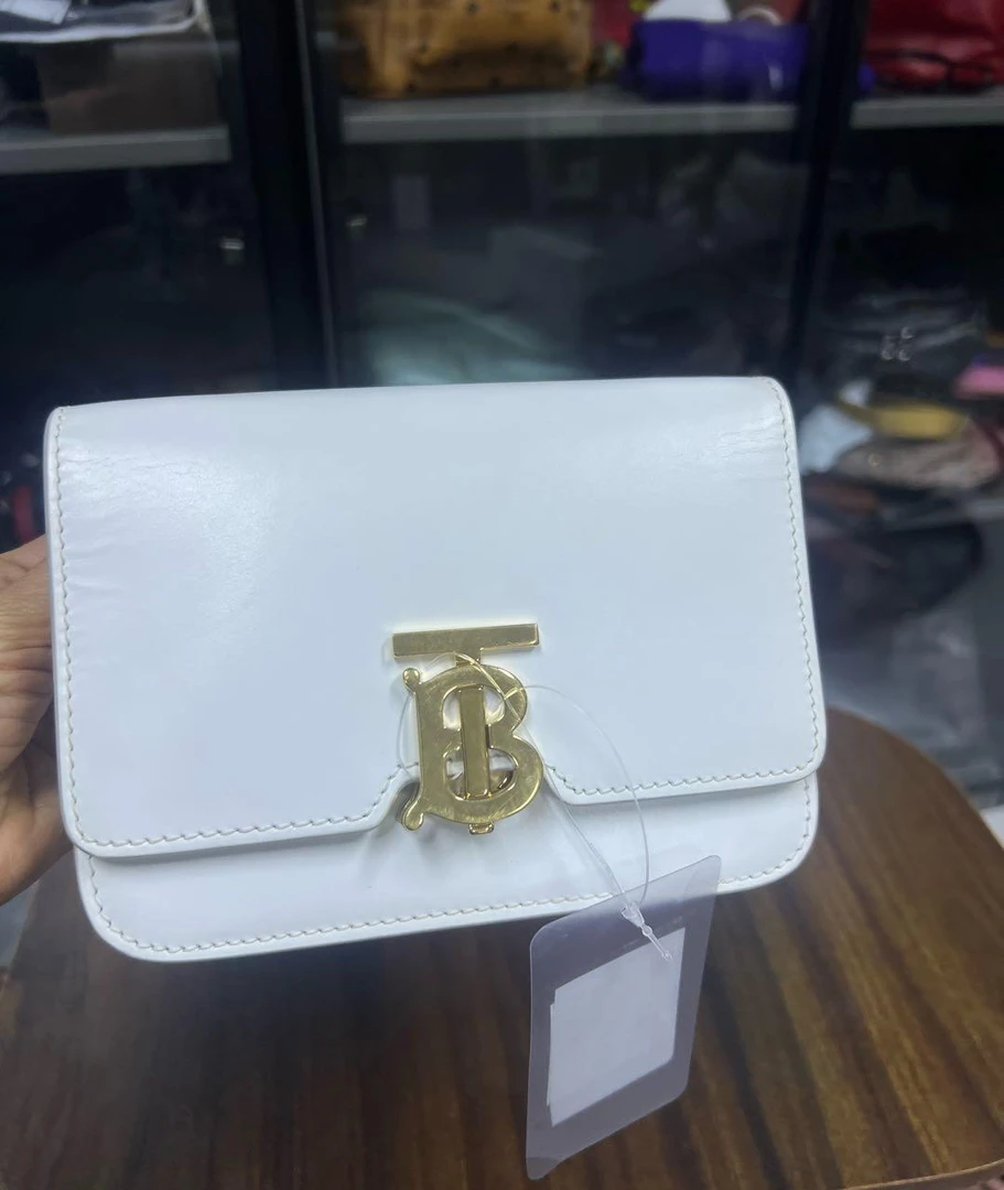 95新 博柏利斜挎包 22025