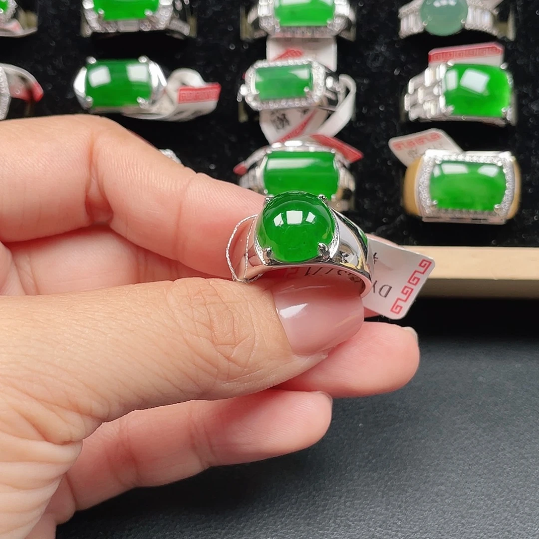 小***天翡翠银S925镶嵌戒指编号没运费险