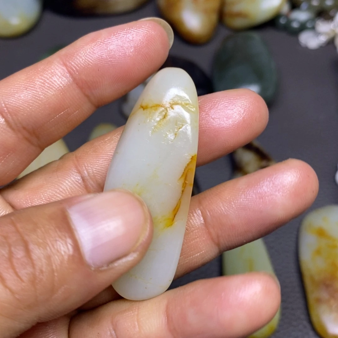 和田玉（糖玉）未镶嵌挂件