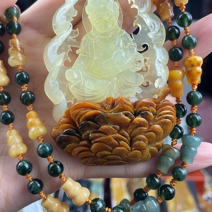 蛇纹石玉未镶嵌颈饰