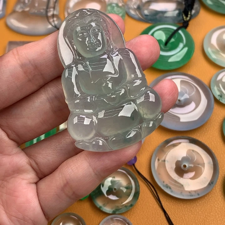 颈饰未镶嵌翡翠….