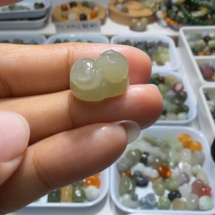 和田玉未镶嵌珠宝奇石