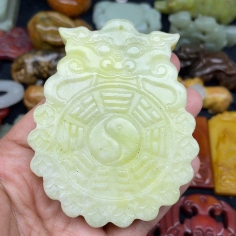 蛇纹石玉未镶嵌颈饰63