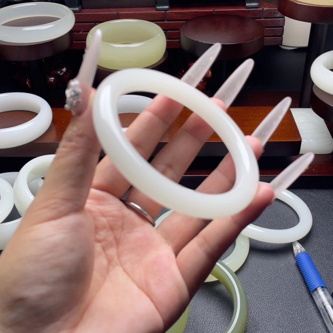 丽****【兰琴珠宝】60圆条脂白